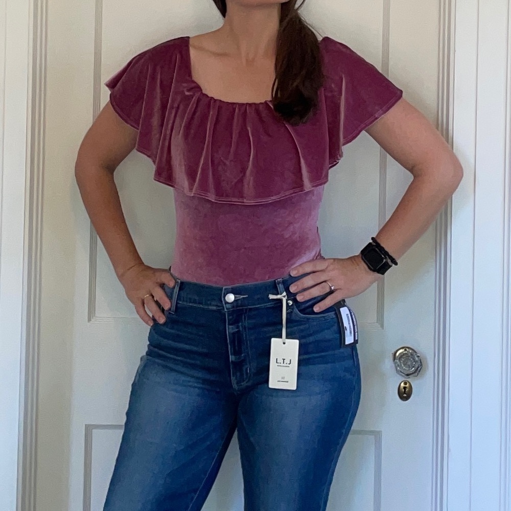 Velour Off-The-Shoulder Bodysuit with snap closure. SZ M. EUC